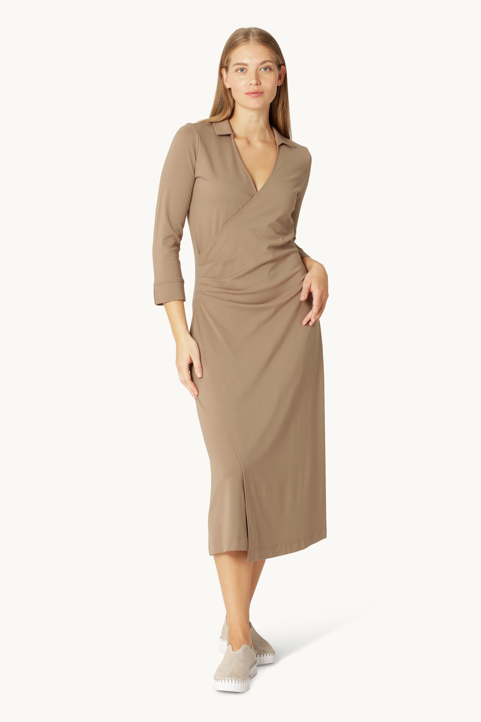 Kleid mit Langen Ärmeln und Falten - Greige