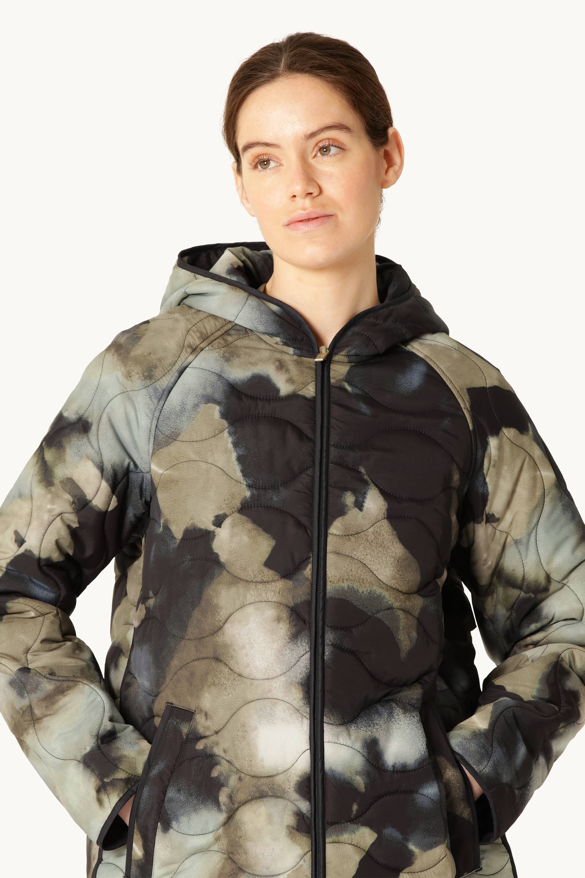 Short Quilt Jacket With Hood - Moss Print