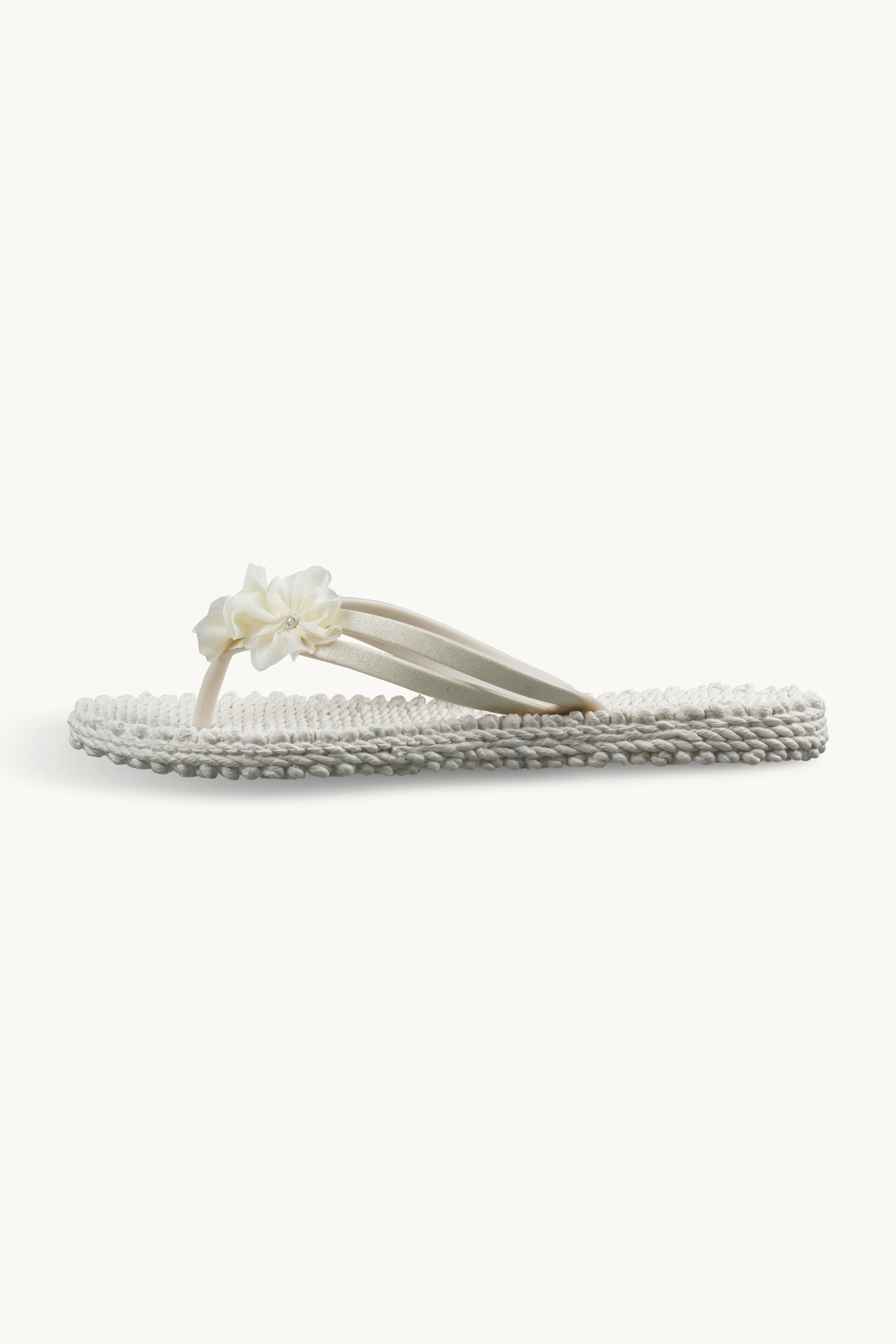 Flip Flops with Flowers - Creme