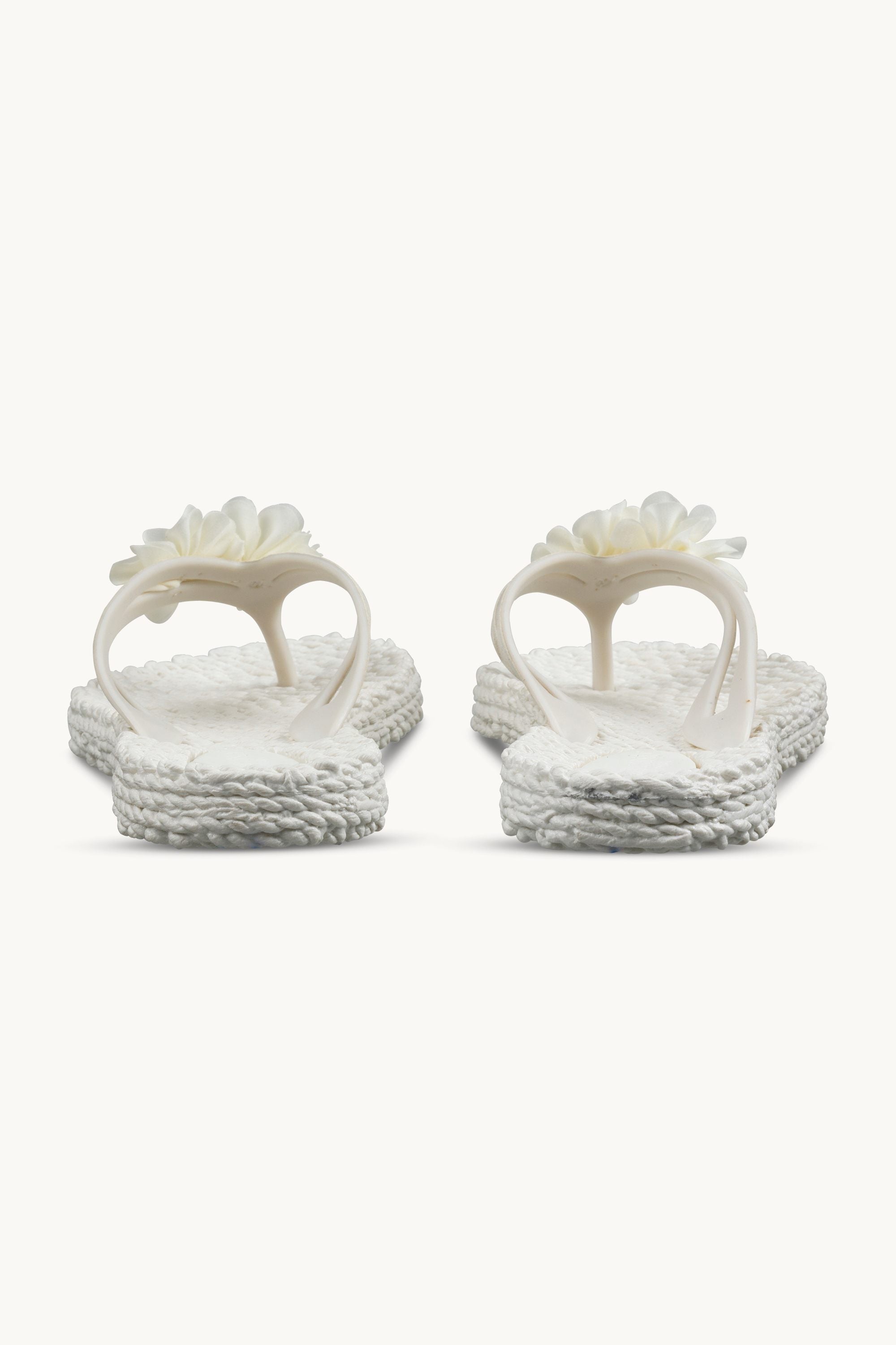 Flip Flops with Flowers - Creme