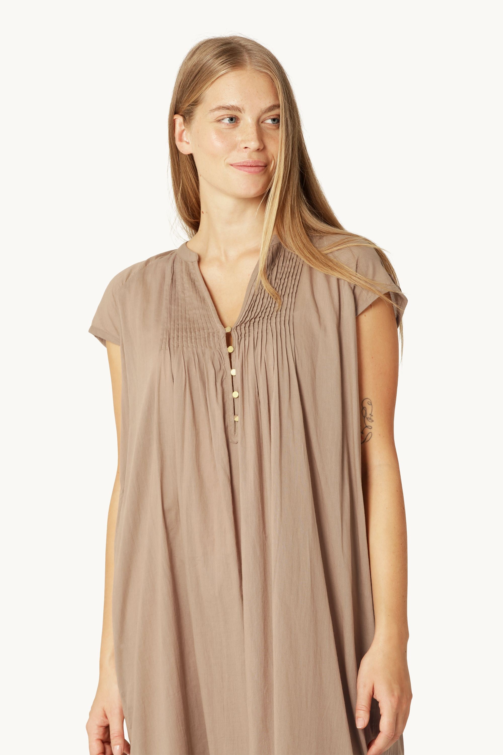 Langes Kleid mit Kurzen Ärmeln - Greige