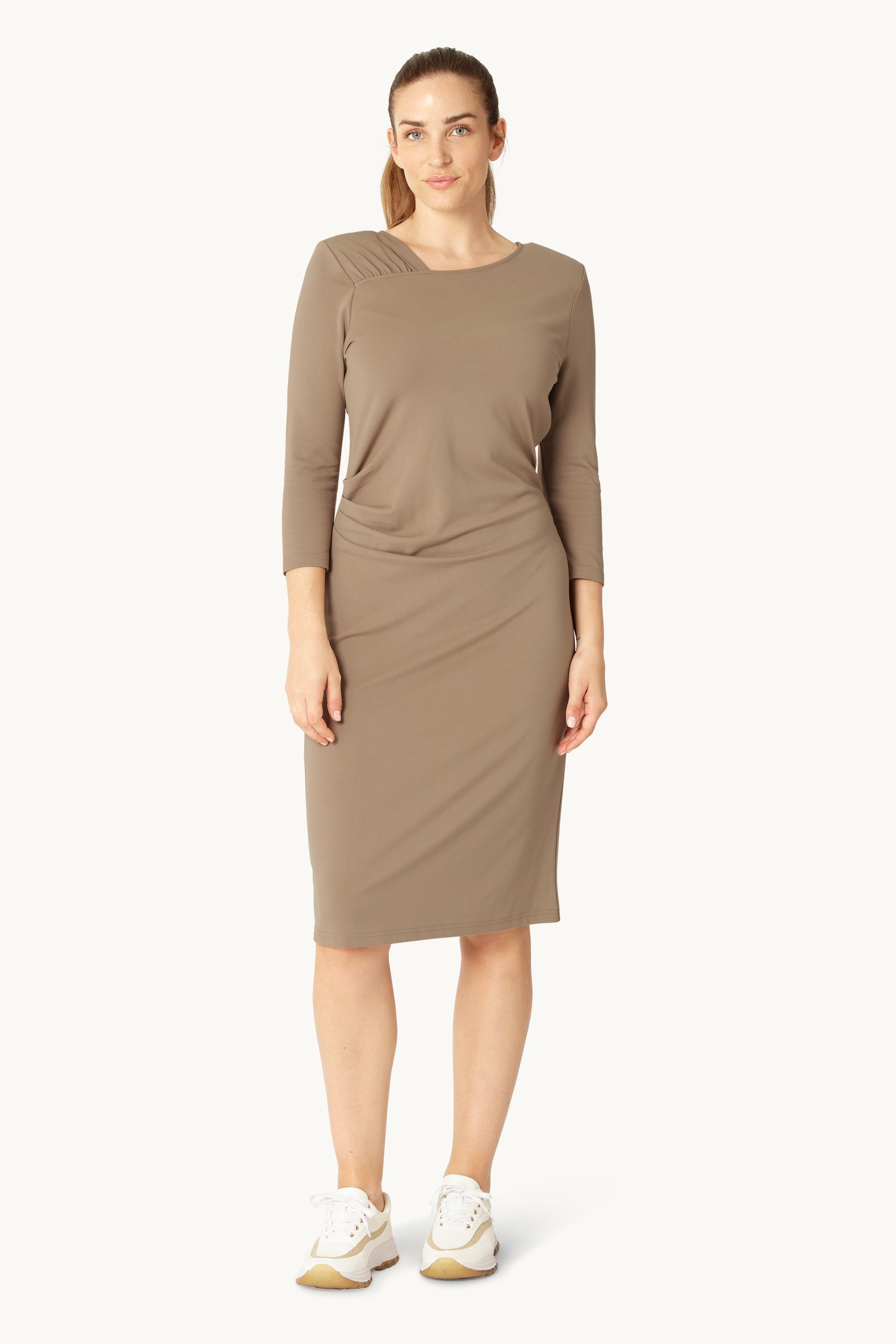 Kleid mit Falten - Greige