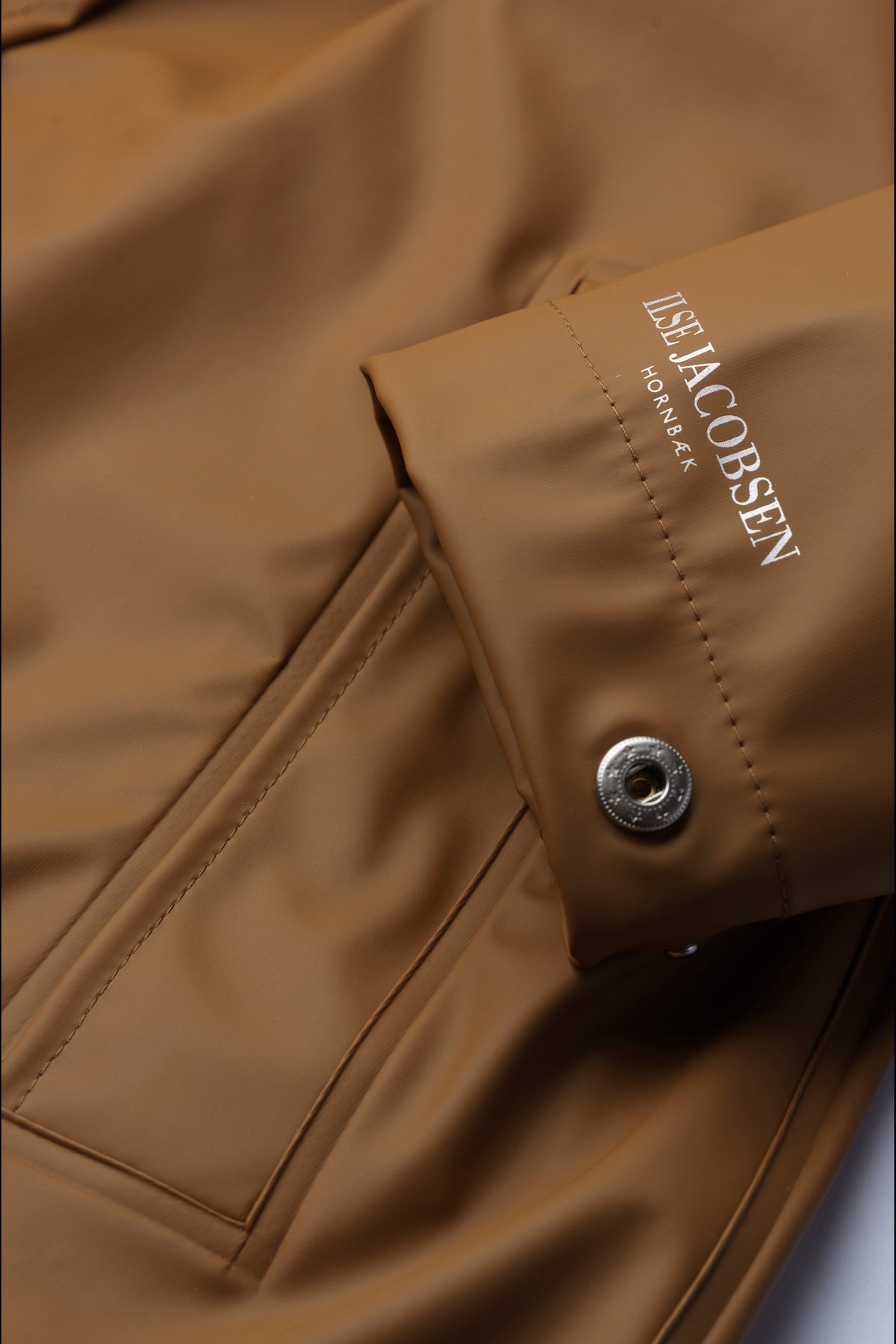 Kurze Regenjacke - Toffee