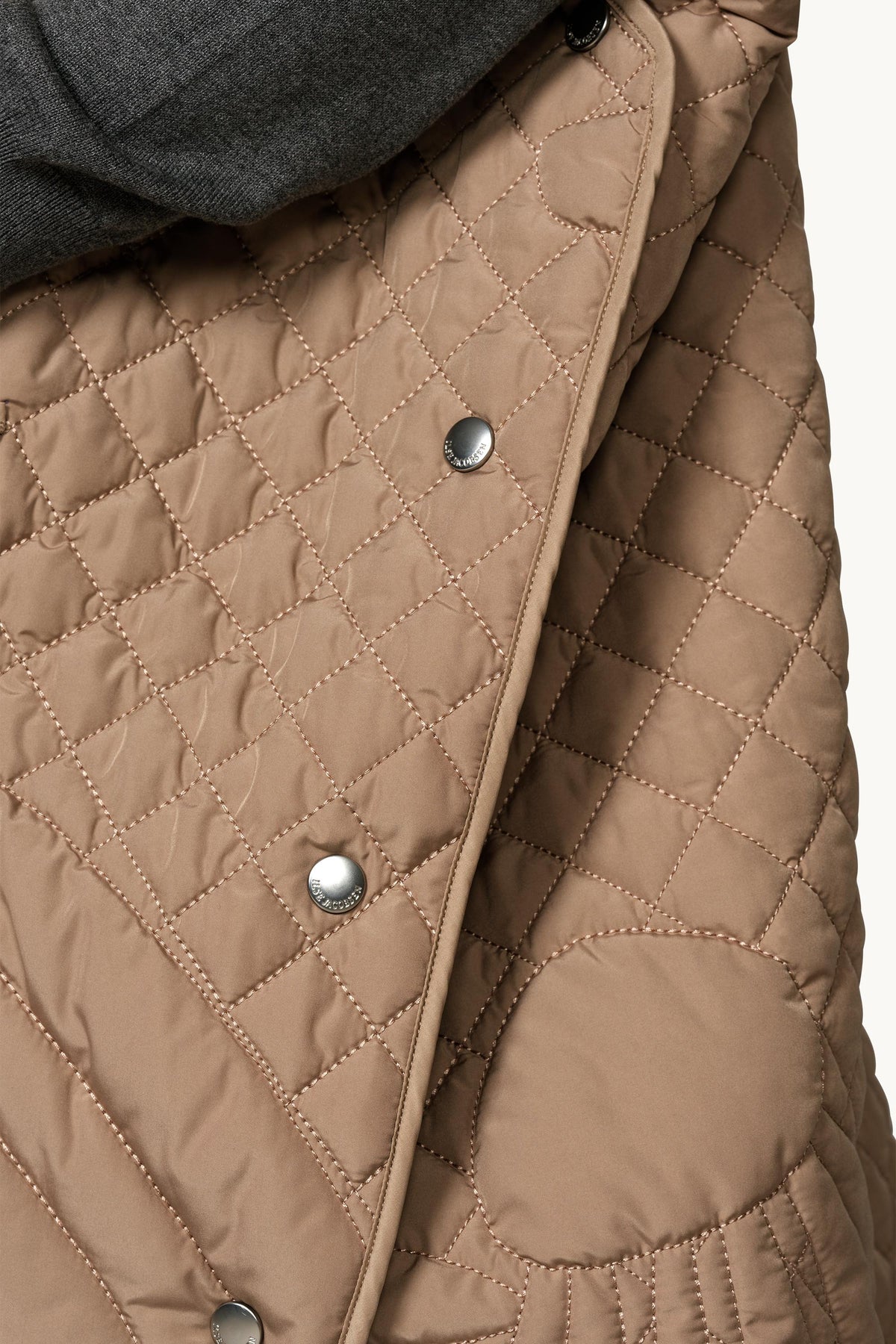 Gesteppter Poncho - Sepia Tint
