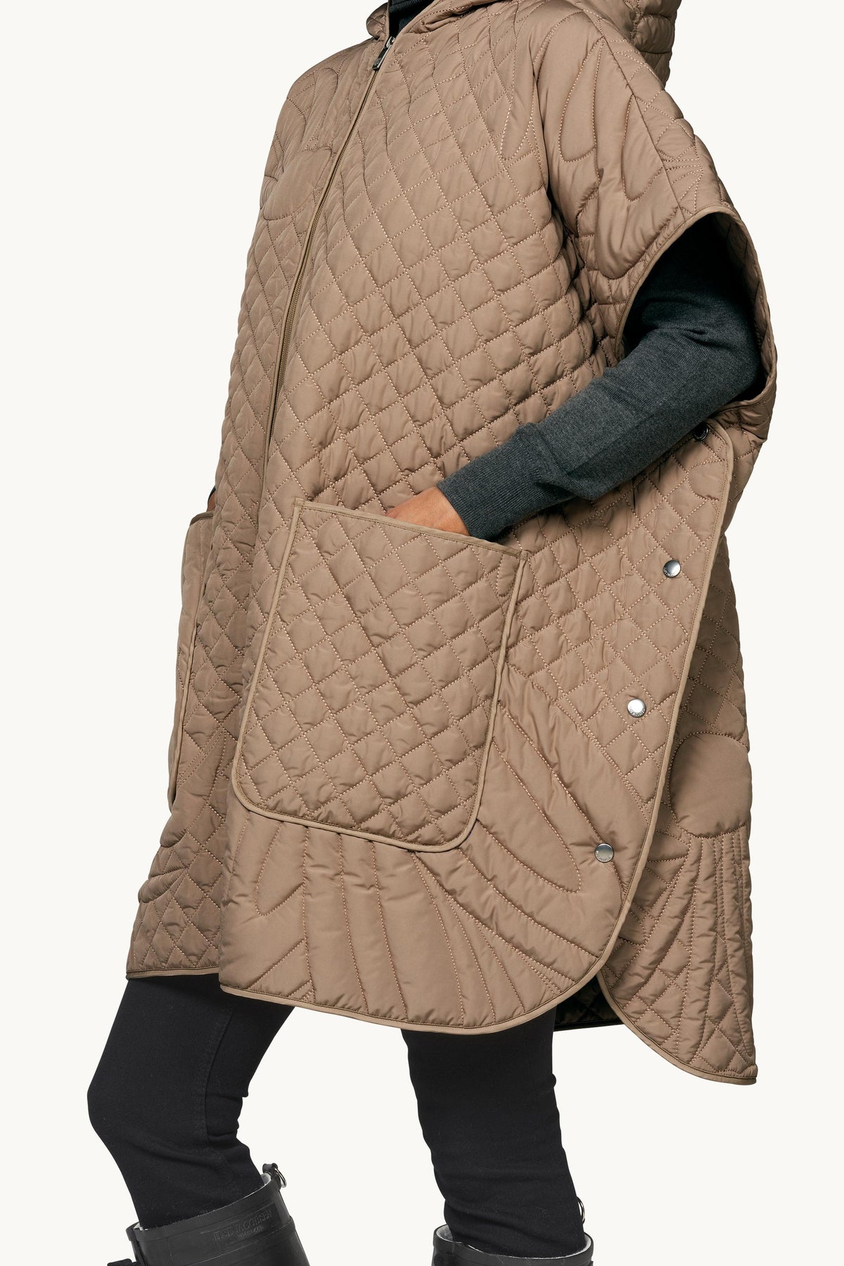 Gesteppter Poncho - Sepia Tint
