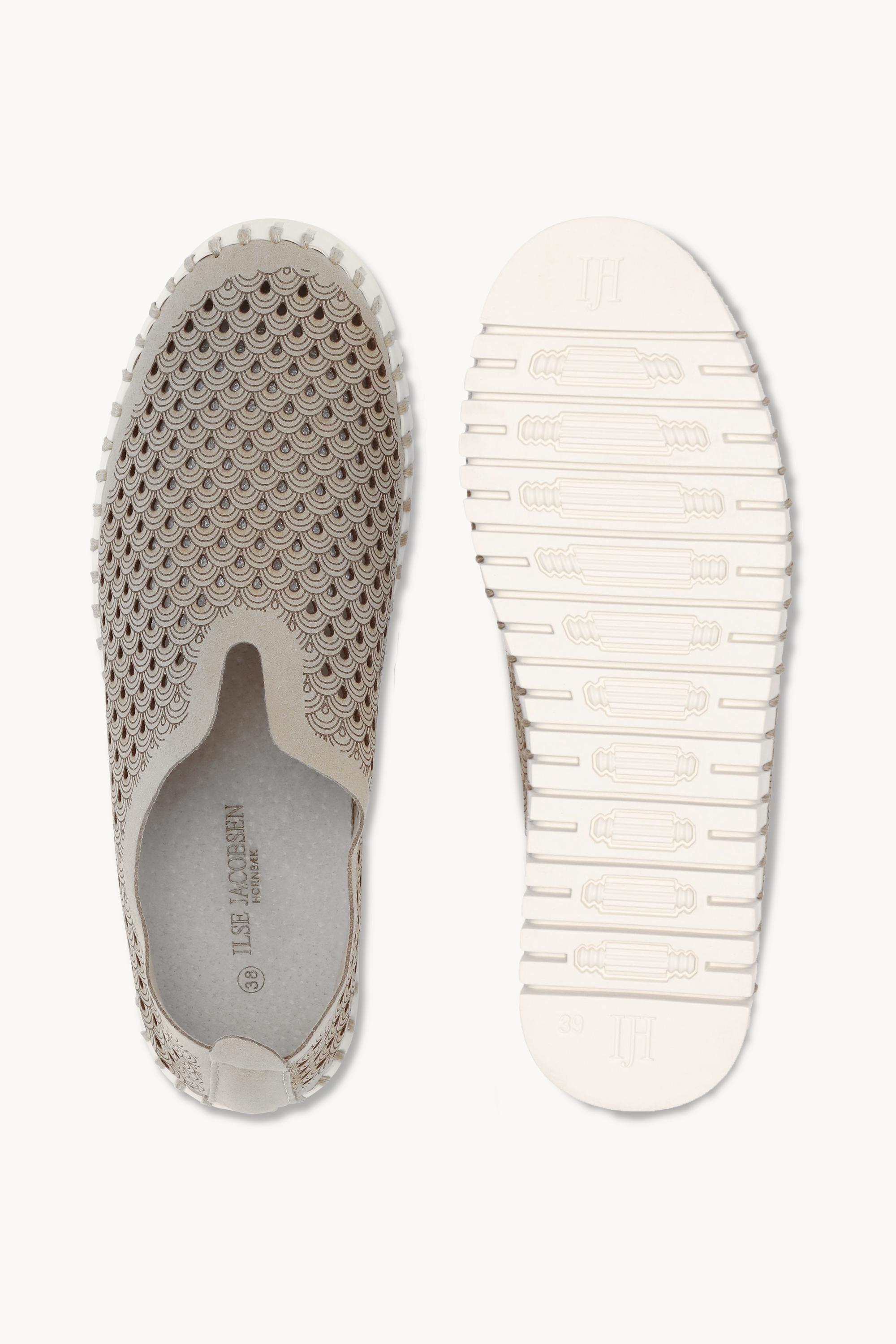 Tulip Slipper - Atmosphere