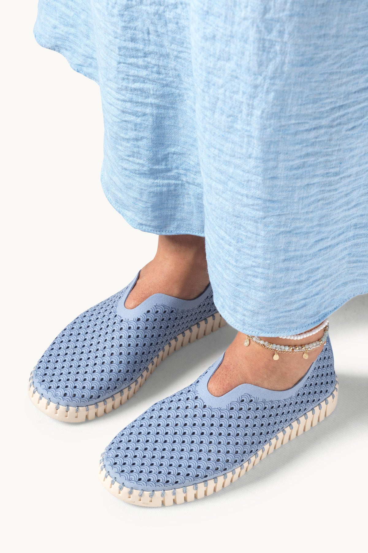 Tulip Schuh - Cornflower Pearled Ivory