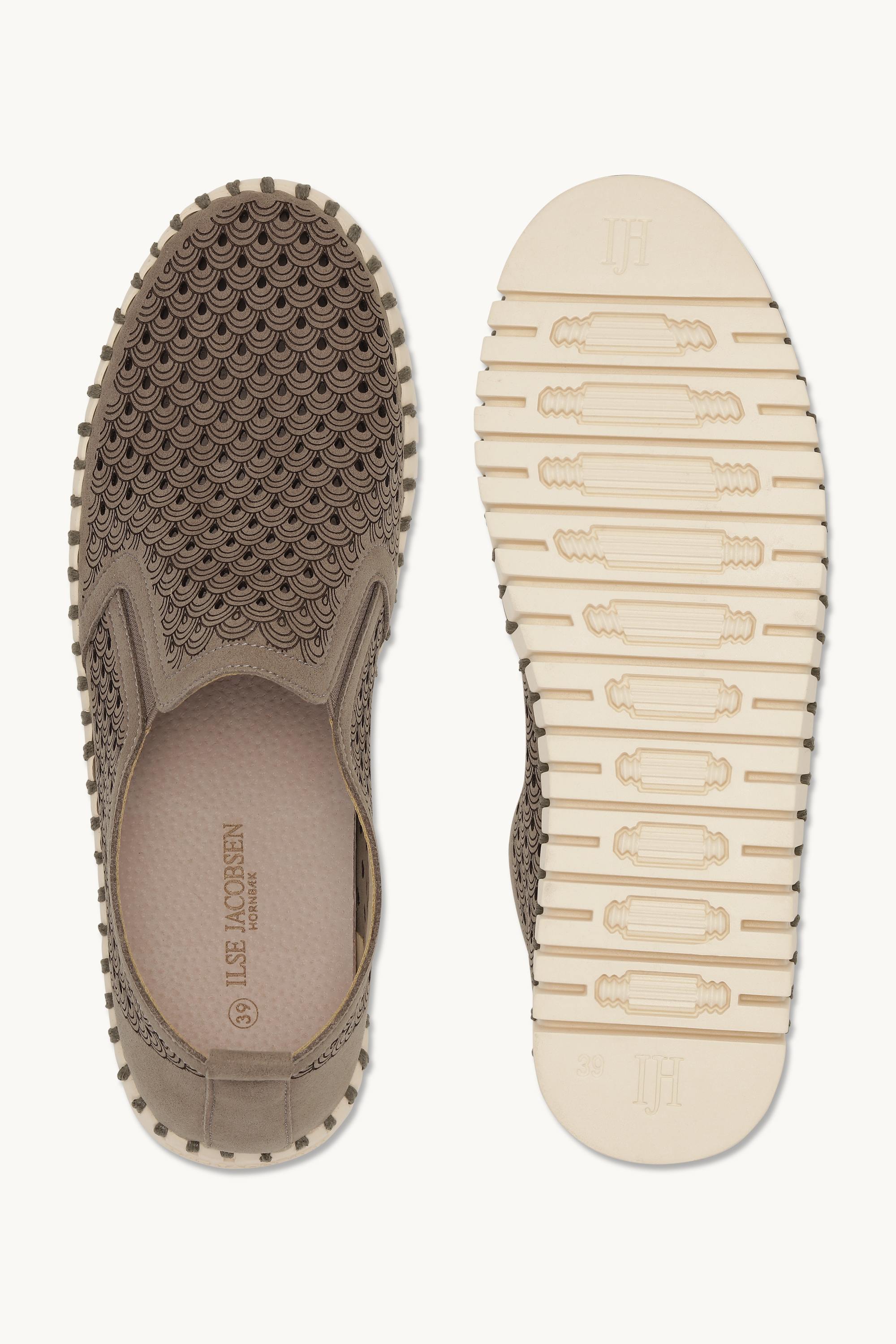 Tulip Flats - Falcon Pearled Ivory