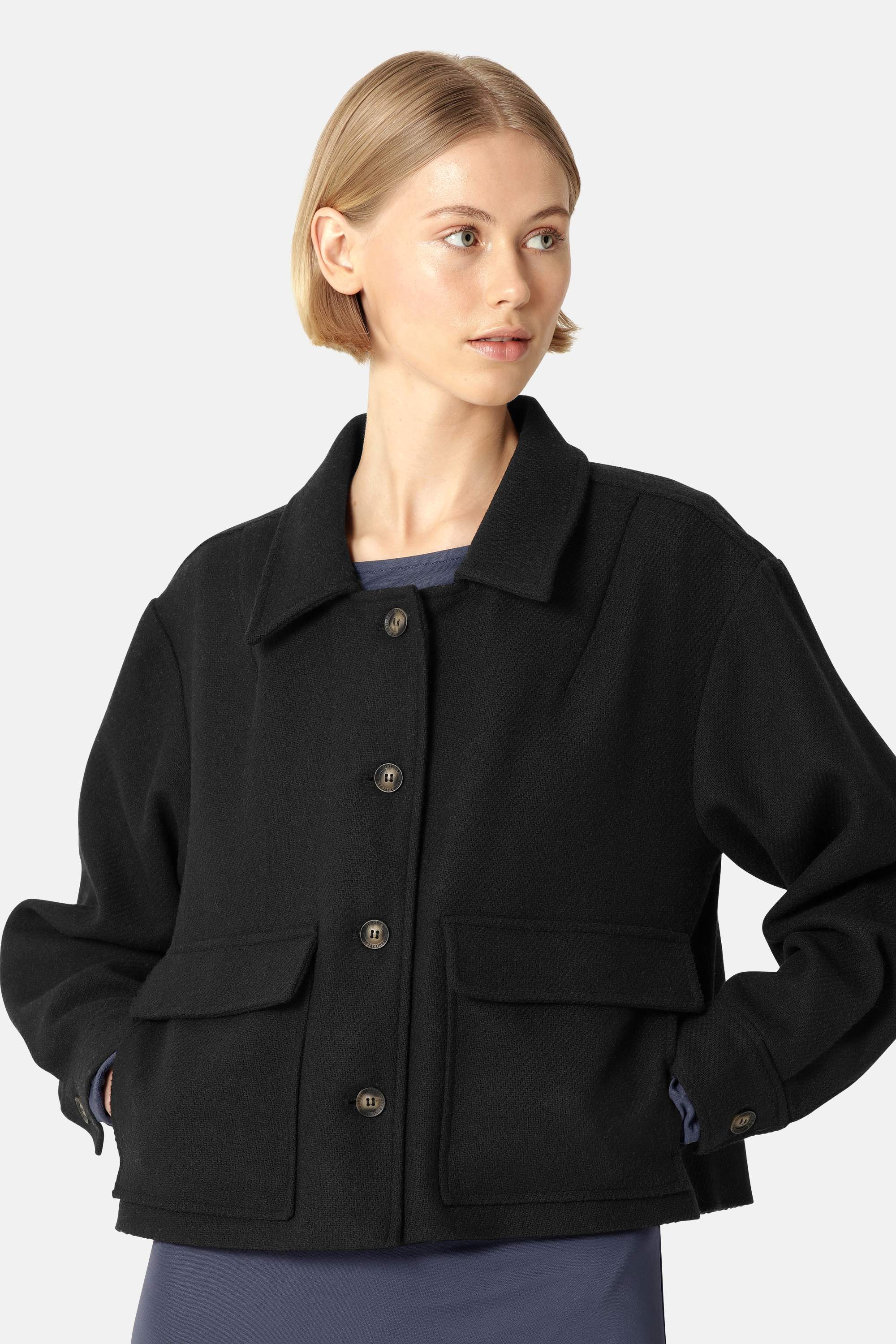Short Buttoned Jacket - Black